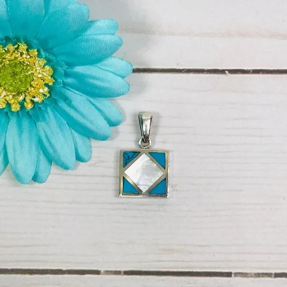 Sterling Silver Mother of Pearl & Blue Pendant - Picture 3 of 5